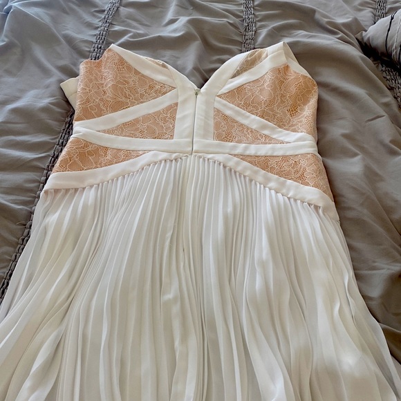 Beautiful, almost new BCBG dress for special occasions! - Picture 6 of 11